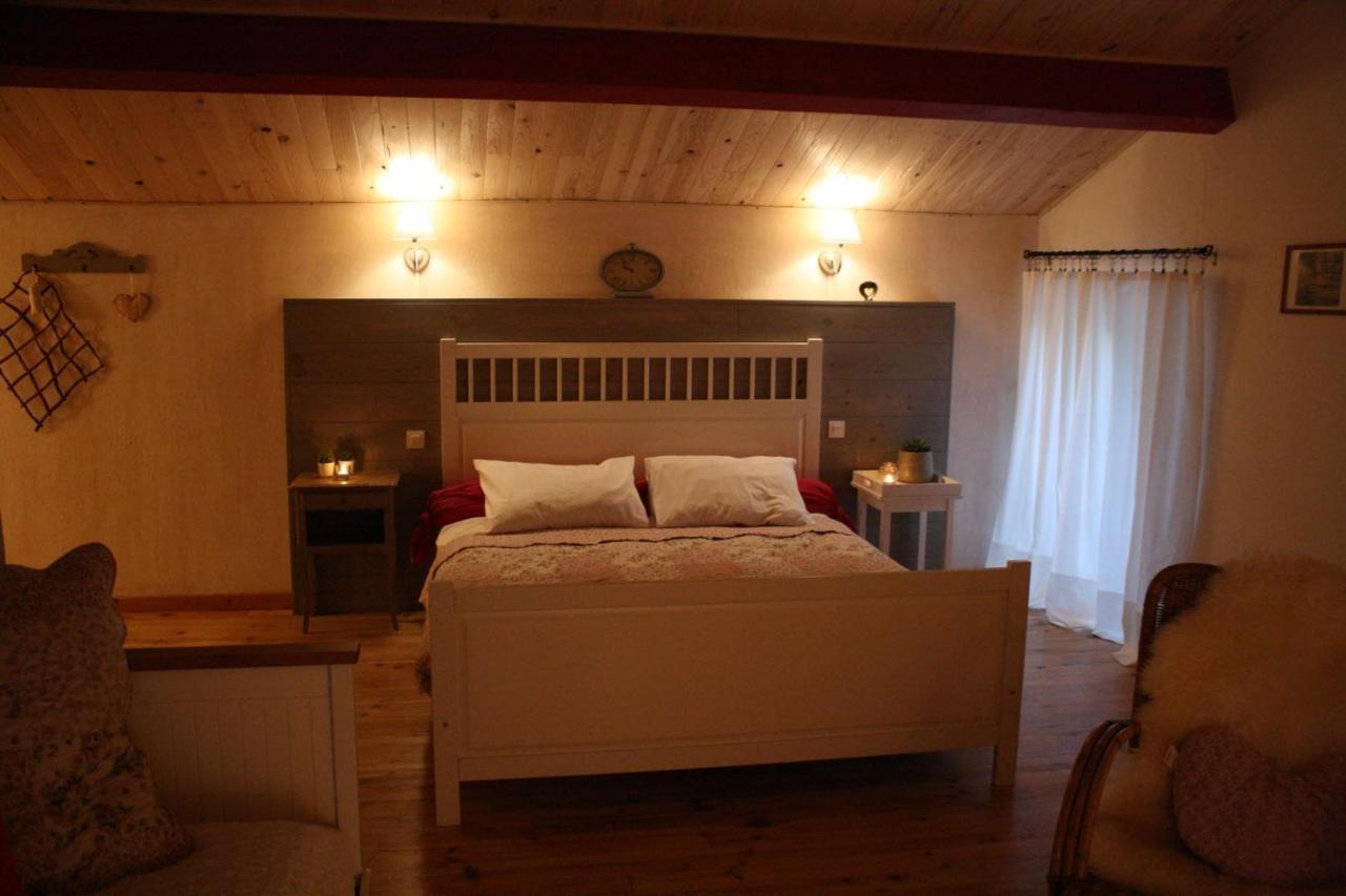 Les Escaliers Du Paradis Bed & Breakfast Largentiere